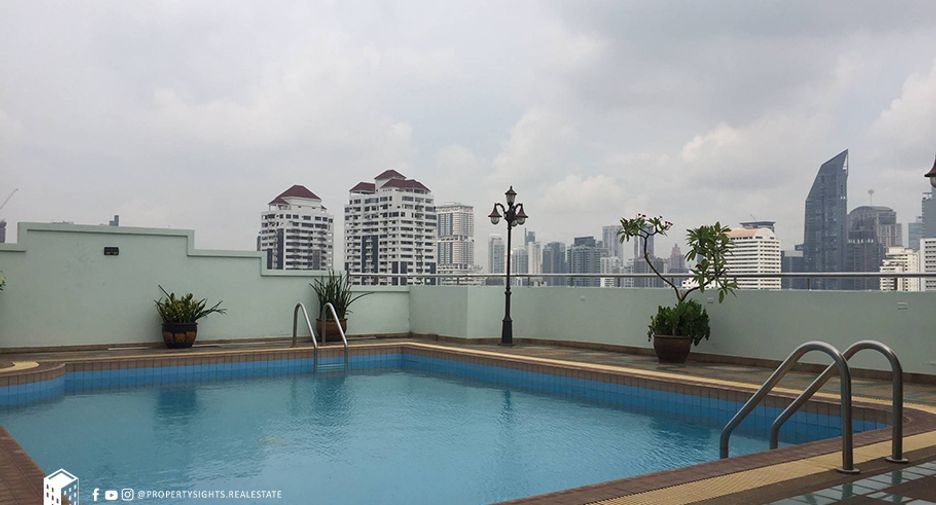 For rent 3 bedrooms condo in Watthana, Bangkok