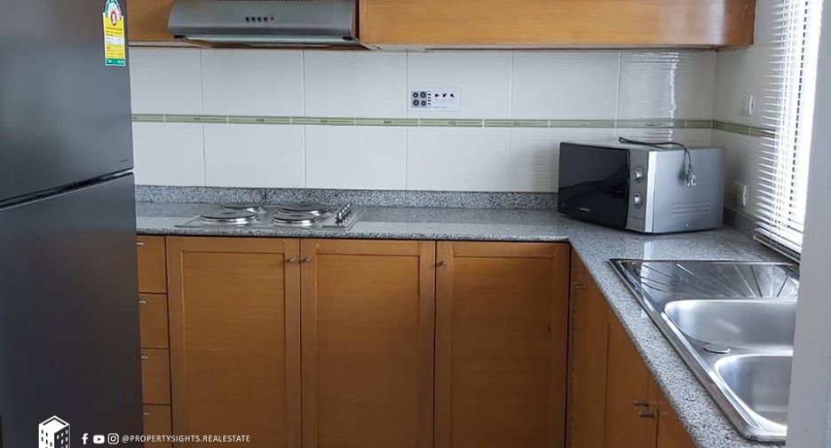 Condo en alquiler de 3 habitaciones en Watthana, Bangkok