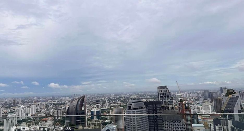 For rent 2 bedrooms condo in Khlong Toei, Bangkok