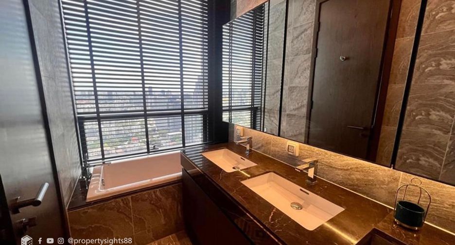 For rent 2 bedrooms condo in Khlong Toei, Bangkok