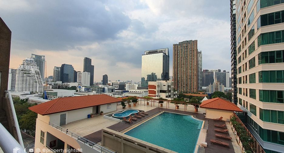 À louer 3 chambres condo à Watthana, Bangkok