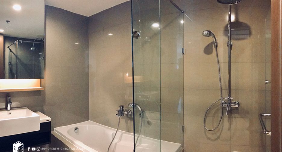 For rent 2 bedrooms condo in Watthana, Bangkok