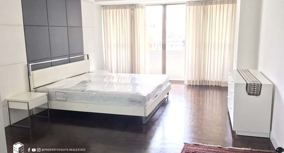 For rent 3 bedrooms condo in Khlong Toei, Bangkok