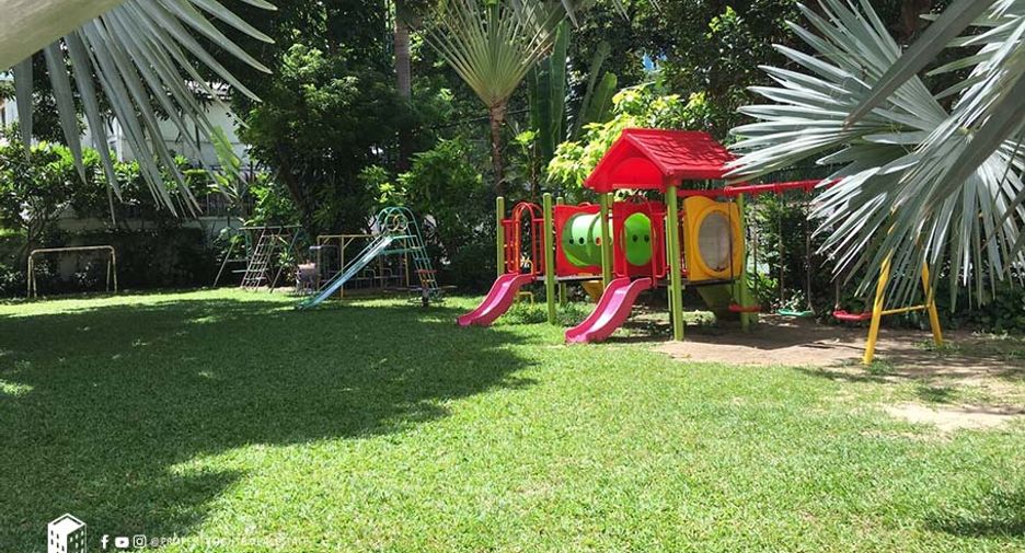 For rent 3 bedrooms condo in Khlong Toei, Bangkok