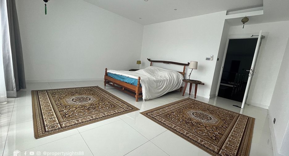 Wohnung zur Miete mit 3 Zimmer in Khlong Toei, Bangkok