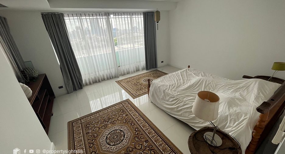 Wohnung zur Miete mit 3 Zimmer in Khlong Toei, Bangkok