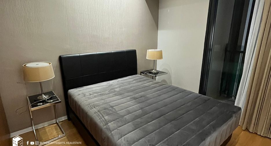 For rent 3 bedrooms condo in Sathon, Bangkok