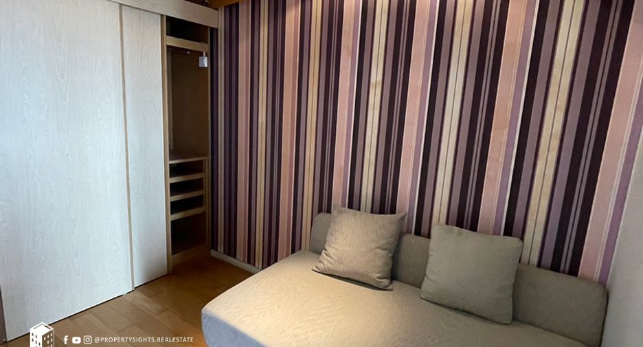 For rent 3 bedrooms condo in Sathon, Bangkok