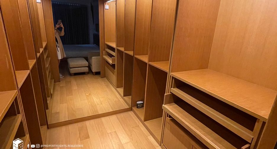 For rent 3 bedrooms condo in Sathon, Bangkok