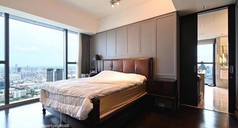 For rent 4 bedrooms condo in Sathon, Bangkok