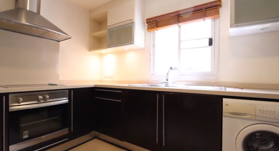 For rent 3 ベッドルーム condo in Sathon, Bangkok