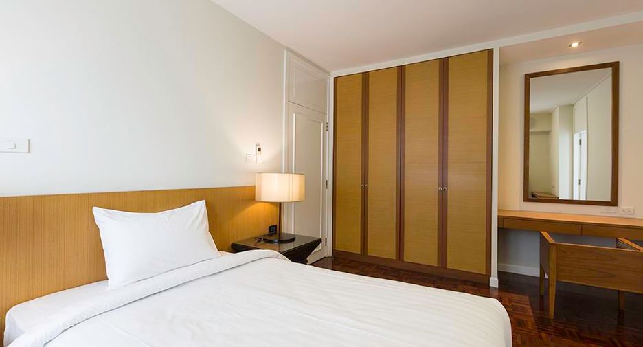 For rent 4 ベッドルーム condo in Khlong Toei, Bangkok