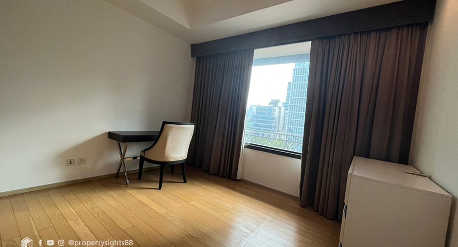 For sale 2 bedrooms condo in Pathum Wan, Bangkok