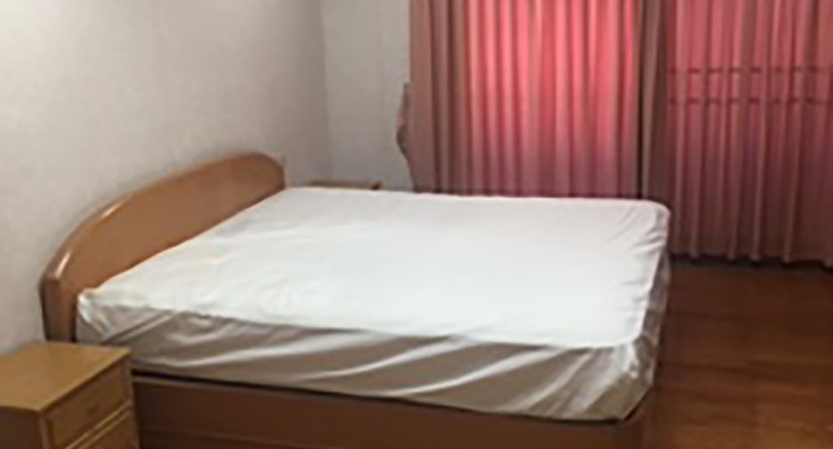 For rent 2 bedrooms condo in Watthana, Bangkok