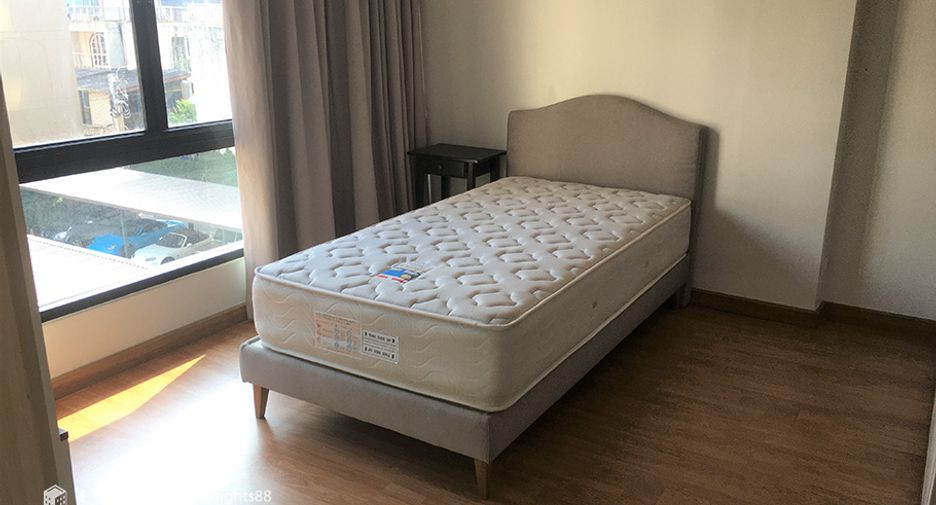 Condo en alquiler de 3 habitaciones en Watthana, Bangkok
