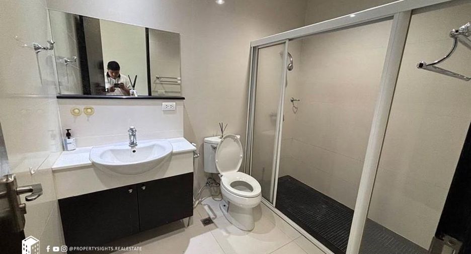 Condo en alquiler de 3 habitaciones en Pathum Wan, Bangkok