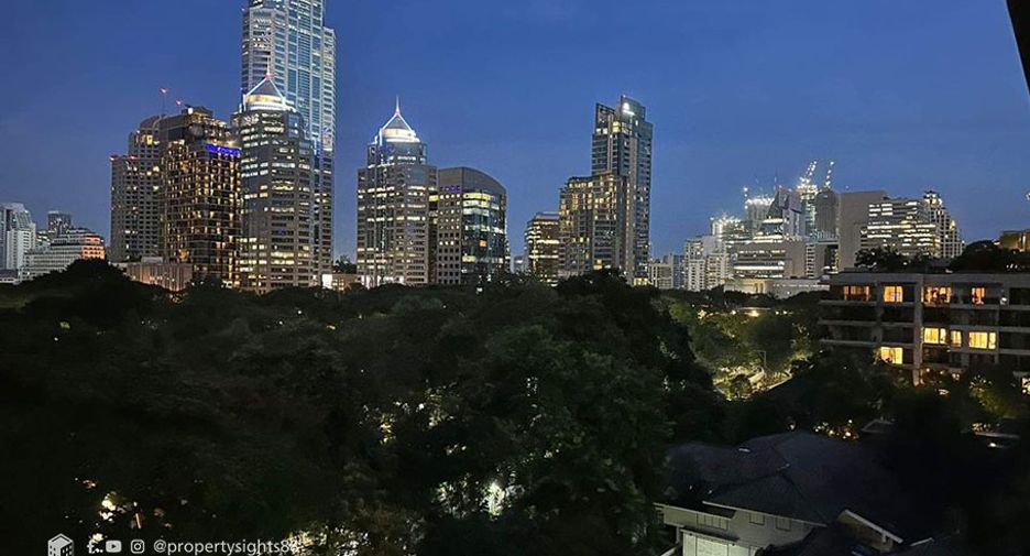 For rent 2 ベッドルーム condo in Pathum Wan, Bangkok