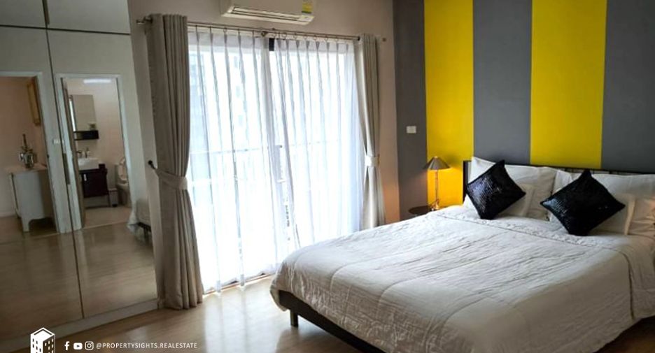 For rent 3 bedrooms condo in Watthana, Bangkok