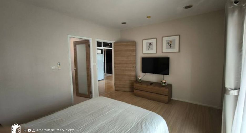 For rent 3 bedrooms condo in Watthana, Bangkok