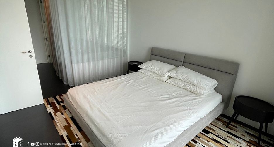 For rent 2 bedrooms condo in Pathum Wan, Bangkok
