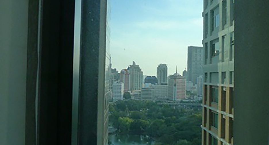 For rent 2 bedrooms condo in Pathum Wan, Bangkok