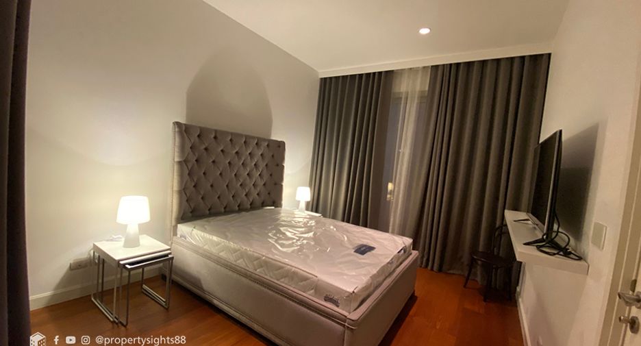 For rent 2 bedrooms condo in Pathum Wan, Bangkok