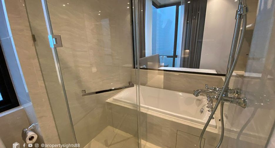 À louer 2 chambres condo à Pathum Wan, Bangkok