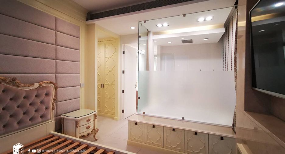For rent 2 bedrooms condo in Pathum Wan, Bangkok