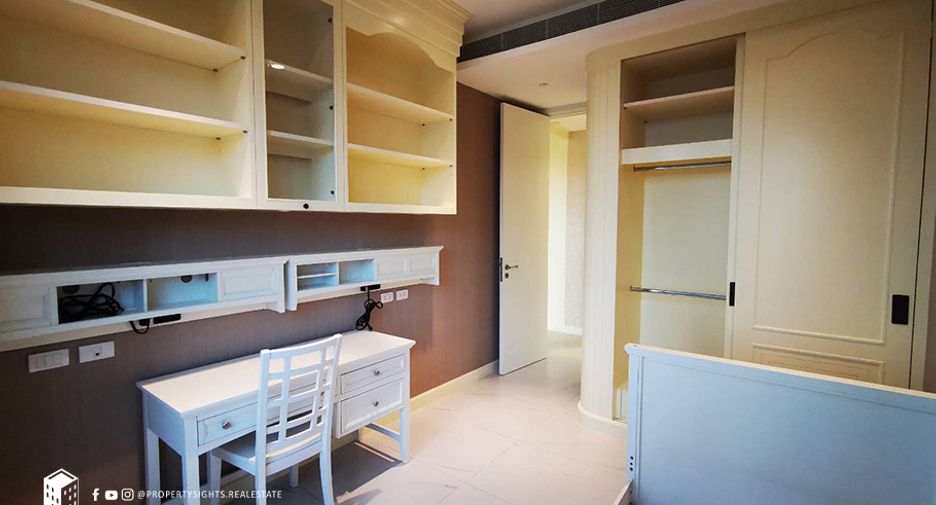 For rent 2 bedrooms condo in Pathum Wan, Bangkok