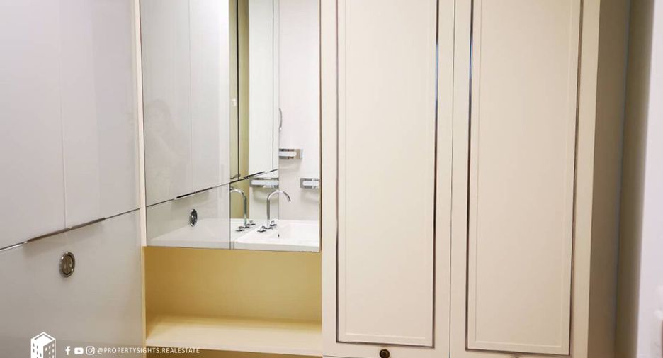 For rent 2 bedrooms condo in Pathum Wan, Bangkok