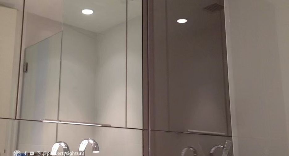 For rent 2 bedrooms condo in Pathum Wan, Bangkok