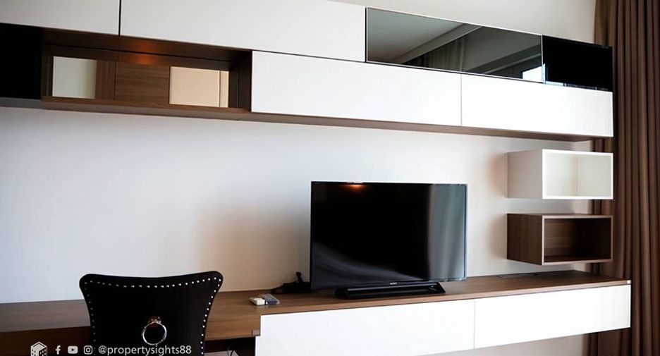 For rent 2 bedrooms condo in Pathum Wan, Bangkok