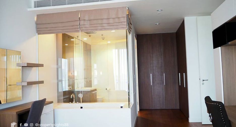 For rent 2 bedrooms condo in Pathum Wan, Bangkok
