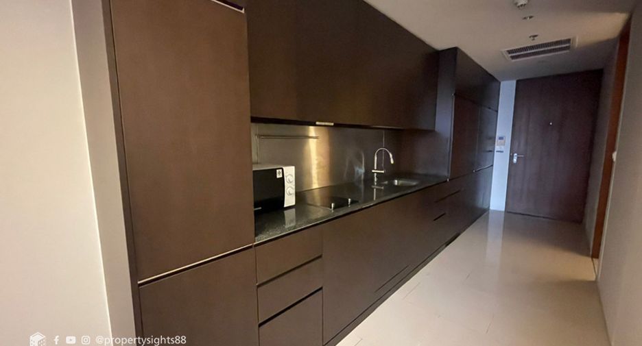 For rent 1 bed condo in Pathum Wan, Bangkok