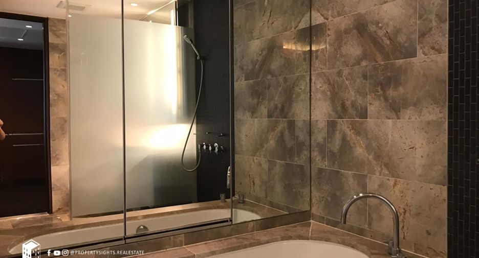For rent 1 bed condo in Pathum Wan, Bangkok
