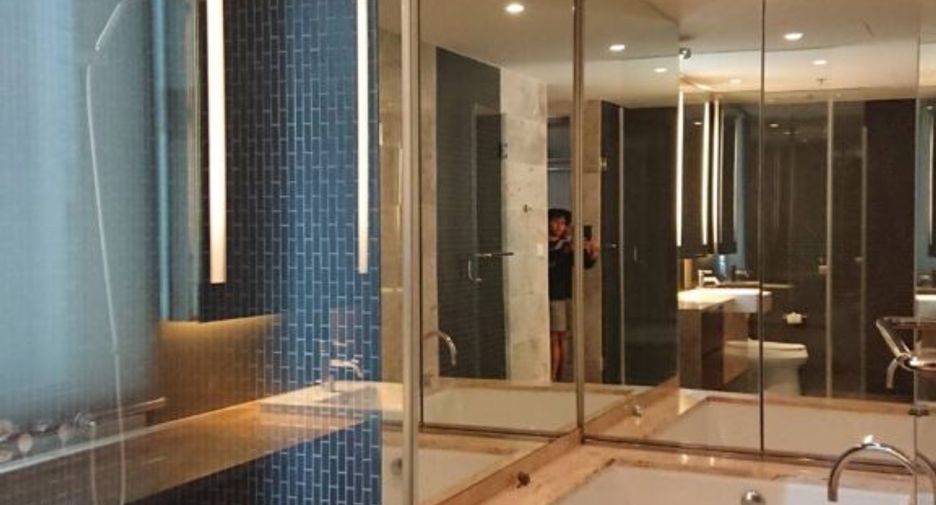 For rent 2 bedrooms condo in Pathum Wan, Bangkok