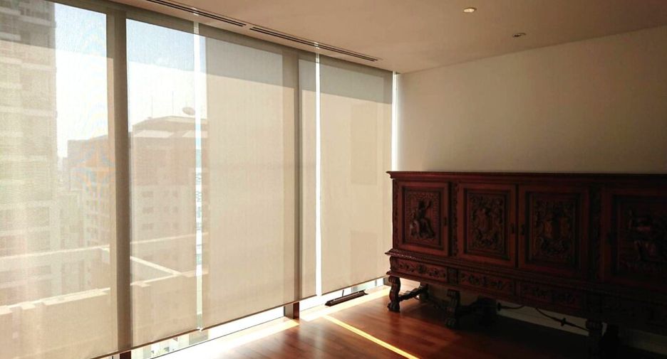 For rent 2 bedrooms condo in Pathum Wan, Bangkok