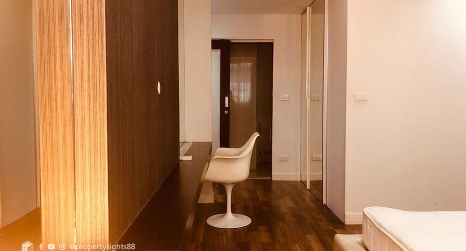For rent 2 bedrooms condo in Pathum Wan, Bangkok