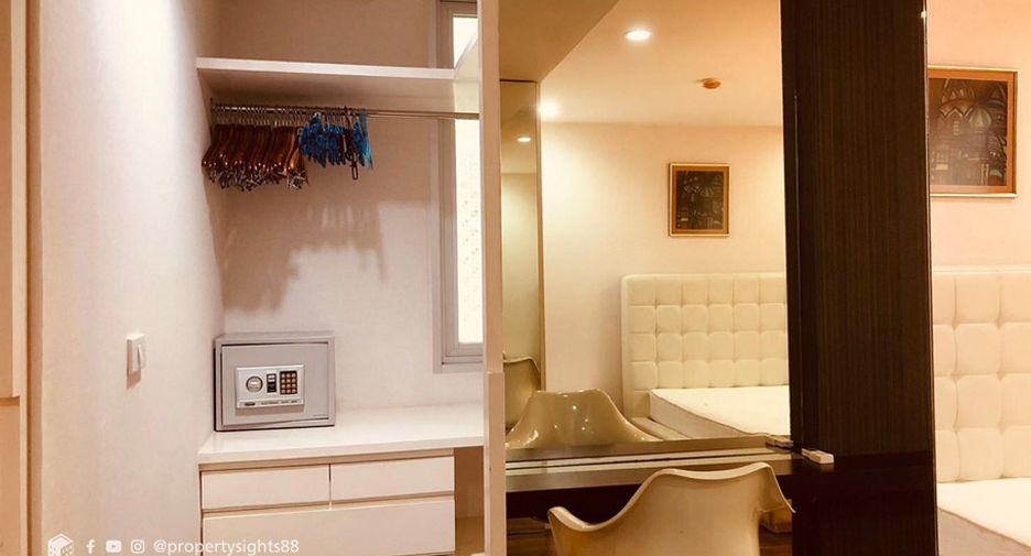 For rent 2 bedrooms condo in Pathum Wan, Bangkok