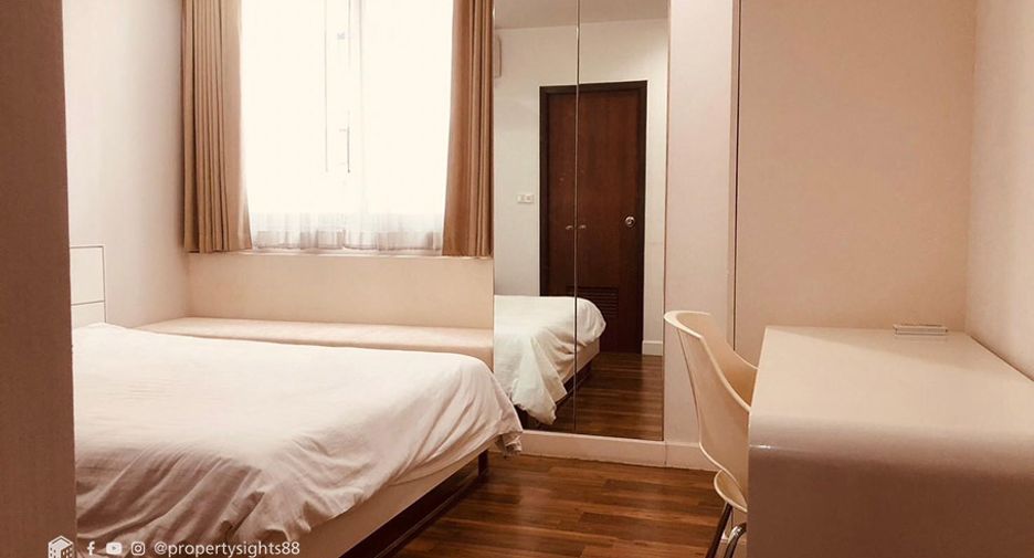 For rent 2 bedrooms condo in Pathum Wan, Bangkok