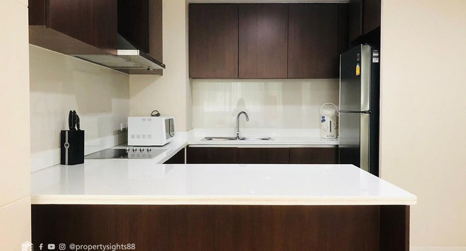 For rent 2 bedrooms condo in Pathum Wan, Bangkok