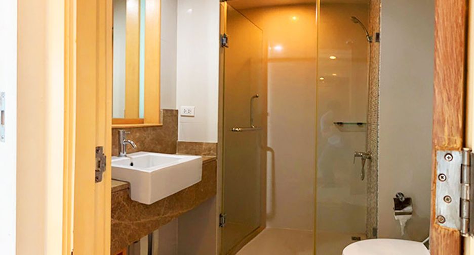 Condo en alquiler de 2 habitaciones en Pathum Wan, Bangkok