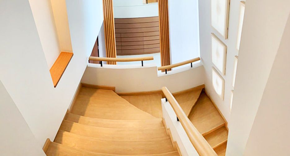 Condo en alquiler de 2 habitaciones en Pathum Wan, Bangkok