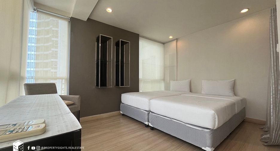 For rent 2 bedrooms condo in Pathum Wan, Bangkok