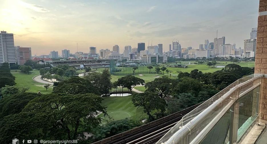 For rent 3 bedrooms condo in Pathum Wan, Bangkok