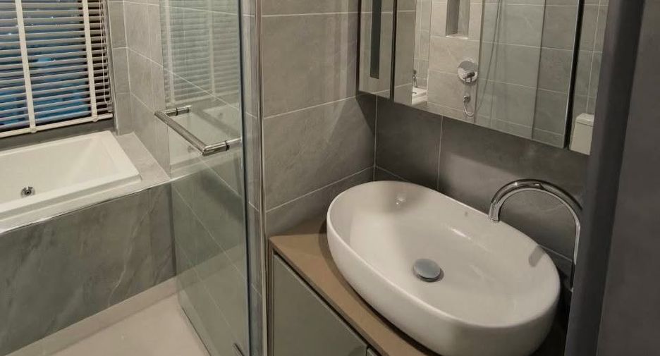 Condo en alquiler de 1 habitaciones en Bang Rak, Bangkok