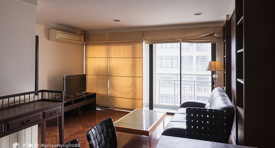 For rent 2 bedrooms condo in Bang Rak, Bangkok