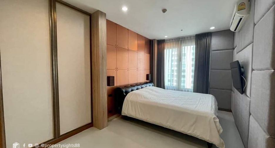 For rent 2 bedrooms condo in Watthana, Bangkok