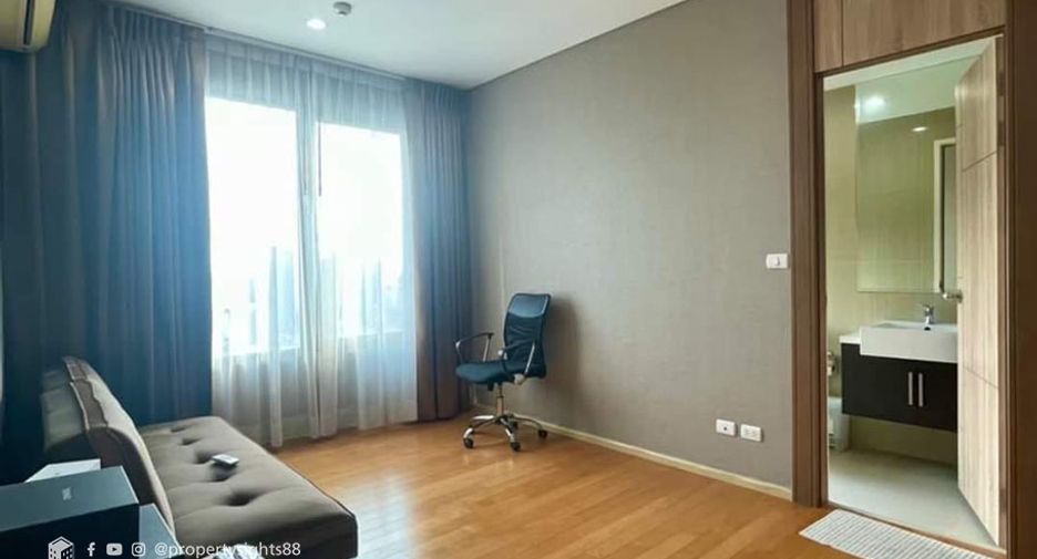 For rent 2 bedrooms condo in Watthana, Bangkok