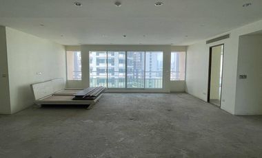 For sale 4 bedrooms condo in Khlong Toei, Bangkok